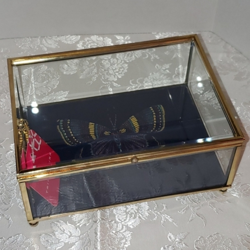 🖤Trina Turk Butterfly Glass Trinket Box - Picture 2 of 8